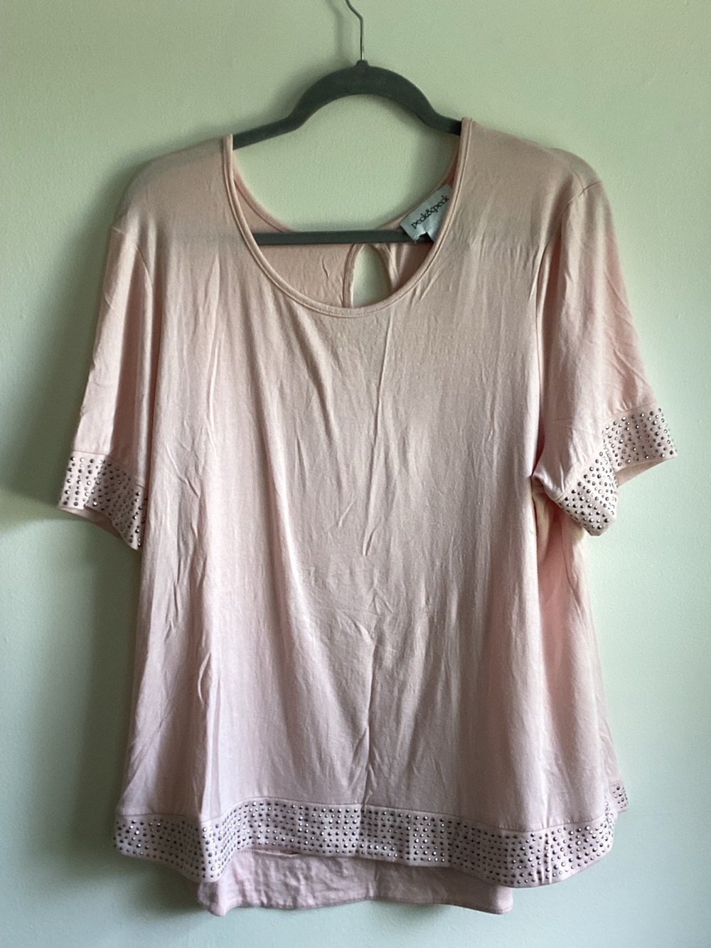 Peck & Peck XL Women’s Short Sleeve Pink Top w/ Studs